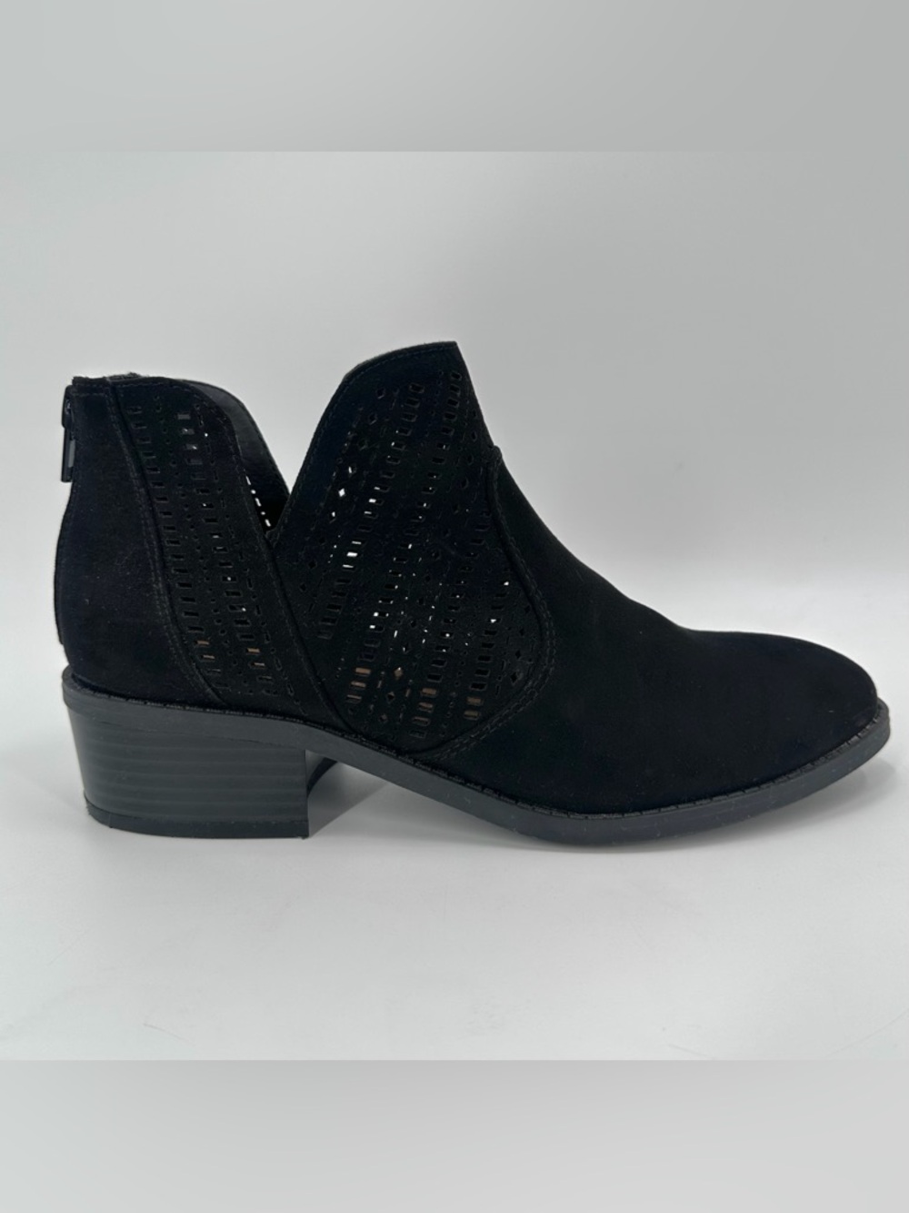 NEW DIRECTIONS Boots LIDA Black Ankle Womens 7 Faux Suede Booties Perforated